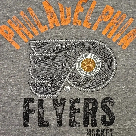 🛍4 Her Philadelphia Flyers Grey V Neck Rhinestone Short Sleeve‎ Tee Womens M - Picture 5 of 7
